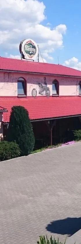 亚洛斯膳食公寓酒店，位于Popůvky的酒店