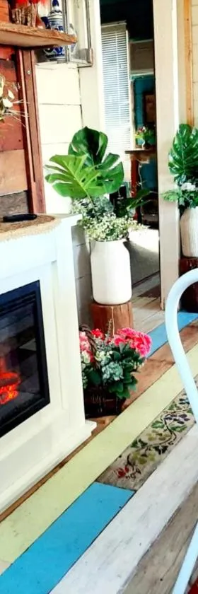 Rosewood Cottage -Entire 2 bedroom home with Netflix & WiFi，位于Tambo的酒店