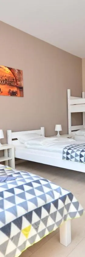 G'HOSTEL，位于Deszczno的酒店