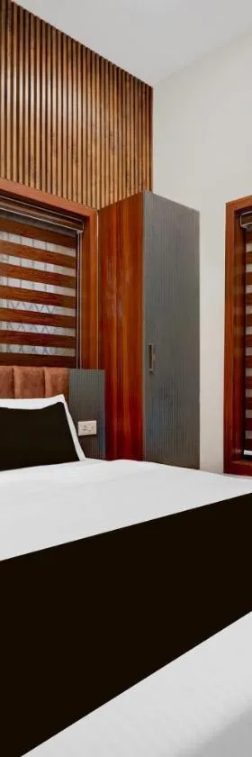 Townhouse Thondayad Calicut Formerly Dream Casa，位于Kakkayam的酒店
