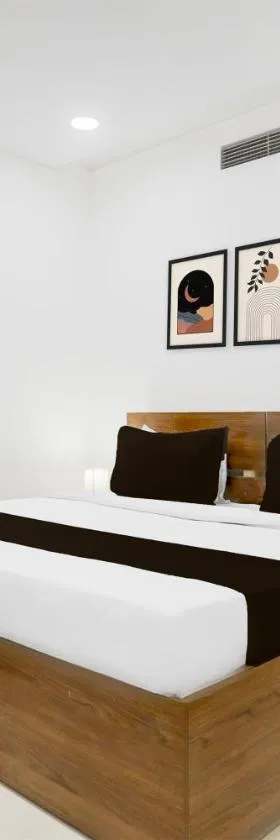 Townhouse DAVV University Indore Formerly Indrapuri，位于印多尔的酒店