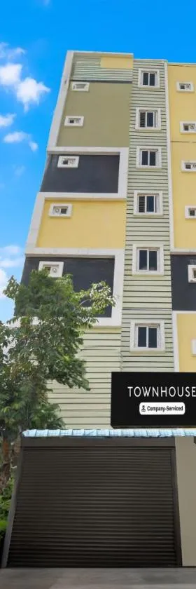 Super Townhouse Hitech City Madhapur，位于Madhapur的酒店
