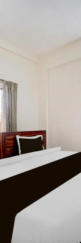 Super Hotel O Pathanamthitta Near Mahatma Gandhi Statue，位于Pathanāmthitta的酒店