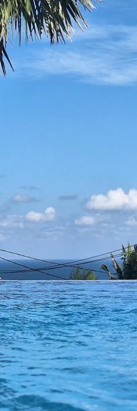 佛朗吉帕尼旅馆，位于Seraya的酒店