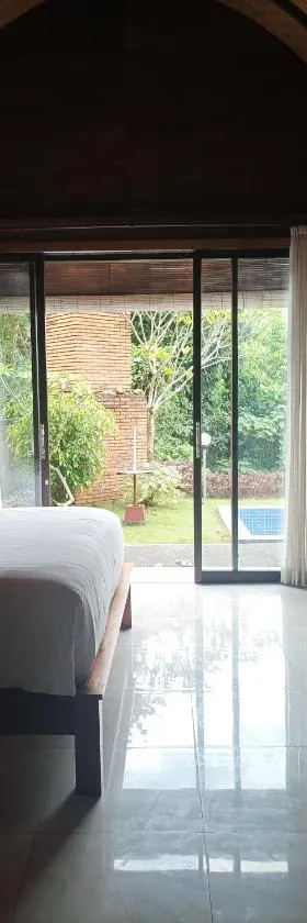 Sri Abi Ratu Villas，位于苏卡瓦提的酒店