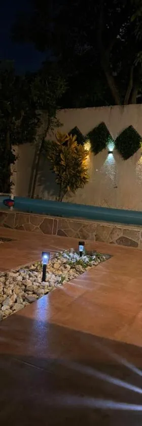 Casa de campo con piscina, aire acondicionado, estacionamiento privado con BBQ，位于巴兰基亚的酒店