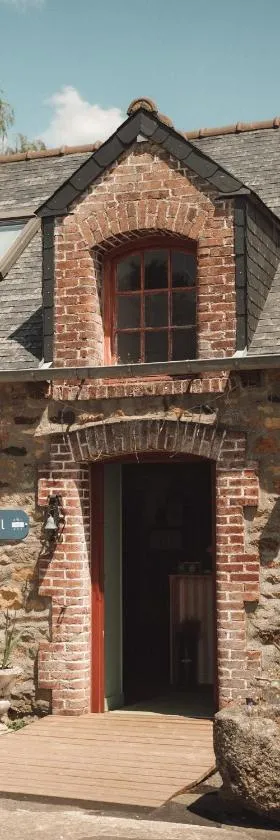 Hôtel Les Voisins Beaucemaine，位于Ploufragan的酒店