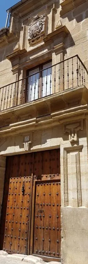 Casa Palacio Conde de Garcinarro，位于Huete的酒店