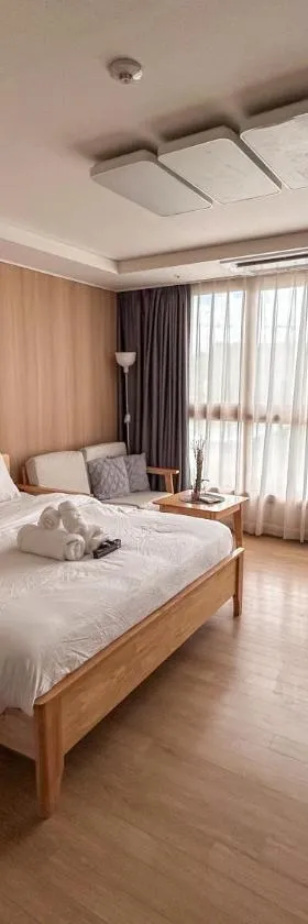 D' Heights Monterrace Lake Condo，位于Mabalacat的酒店