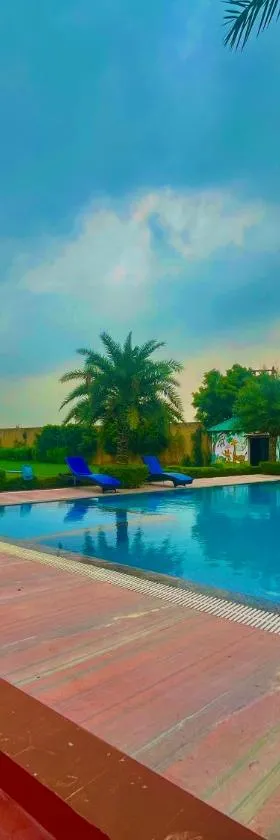 The Four Season Resort, Vrindavan - A Hidden Gem Nested in Nature's Lap，位于范兰德凡的酒店