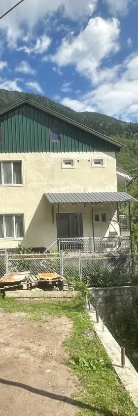 维瓦苏巴旅馆，位于Bagvdanari的酒店
