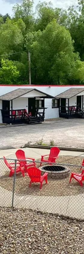 The Brookside Motel by Belvilla Keystone Near Mt Rushmore，位于奇斯顿的酒店