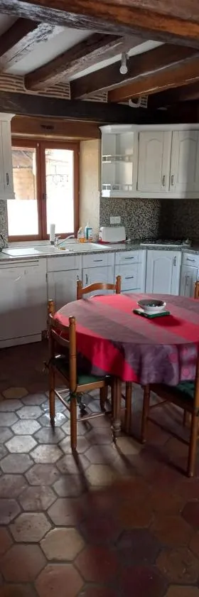 Hébergement indépendant，位于Berchères-les-Pierres的酒店