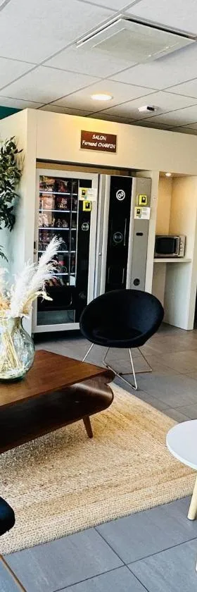 B&B HOTEL Aix en Provence Venelles，位于沃内勒的酒店