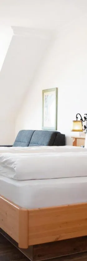Self-Check-in Hotel VinoQ Mistelbach，位于米斯特尔巴赫的酒店