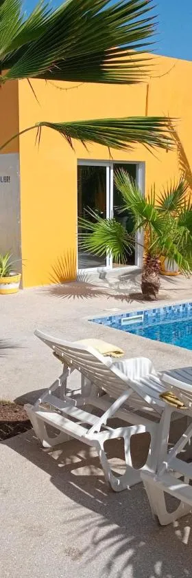 Hôtel Colibri Lac Rose，位于尼亚加的酒店