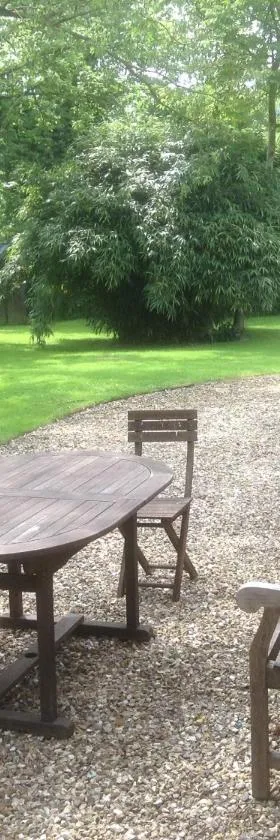 Charmante Petite Maison dans le Jardin，位于Letteguives的酒店