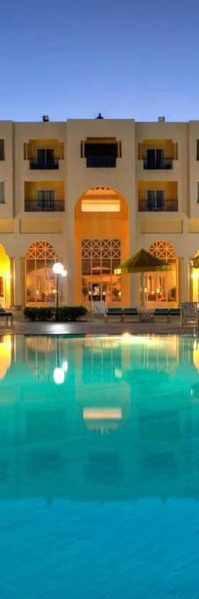 Verdi Tunis Beach Resort，位于迦玛特的酒店