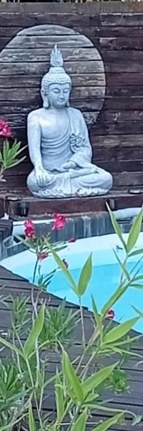 La guitoune，位于Laroque的酒店