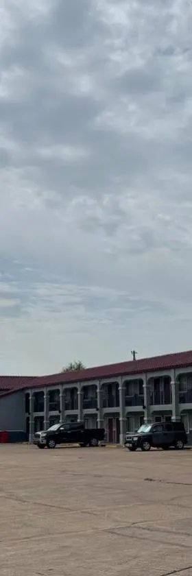 Econo Lodge，位于贝尔顿的酒店