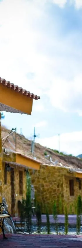 Casas y Cuevas El Solins，位于Las Casicas的酒店