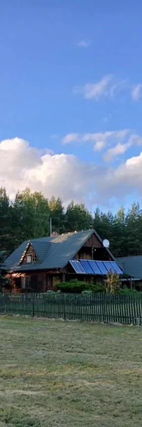 Dom na Mazurach wynajem całoroczny blisko jeziora Nidzkie bilard sauna，位于Pogubie Tylne的酒店