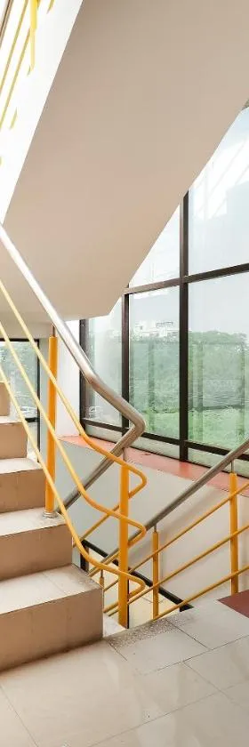Hotel O Rj Tower，位于Tallākulam的酒店