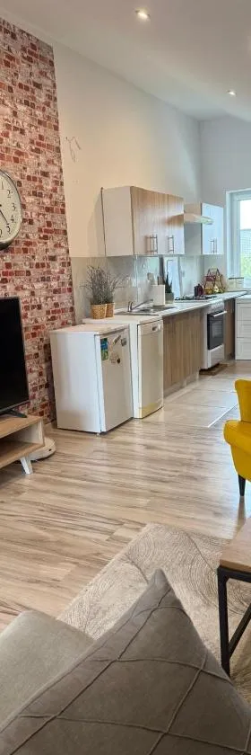 120m2 APARTAMENT LAS I JEZIORO，位于奇武胡夫的酒店