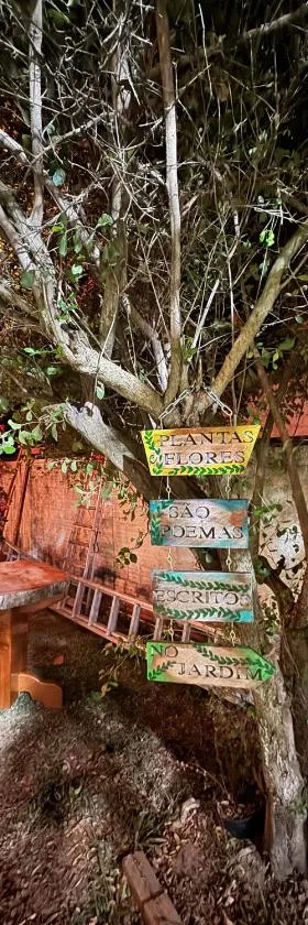 Casa Jardim das Jabuticabas na divisa com Brasil x Bolívia，位于Brasiléia的酒店