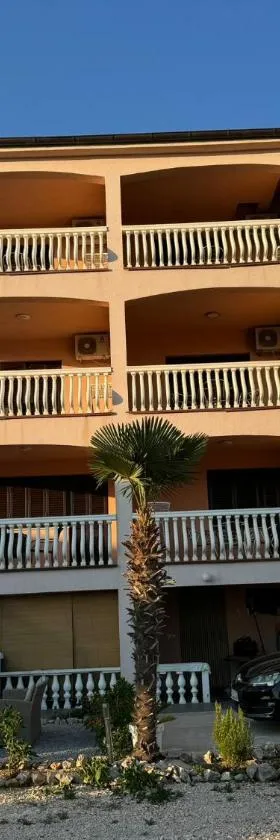 Apartments Bernarda 1，位于宁的酒店