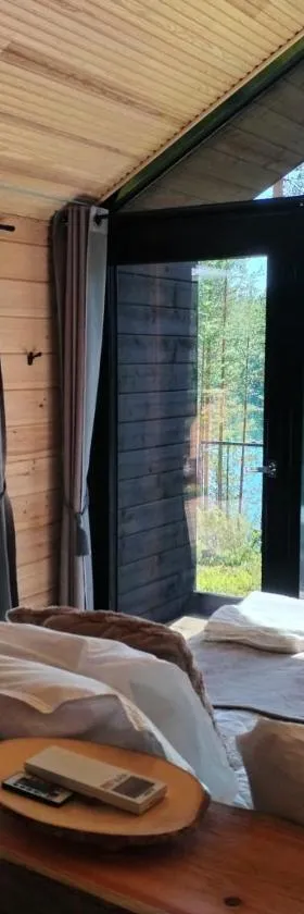 Hossaville Luxe Lake Cabin，位于霍萨的酒店