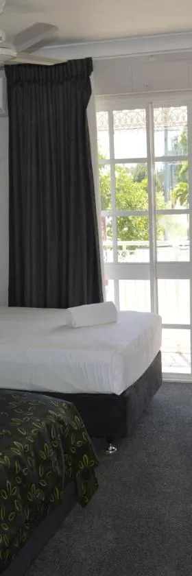 Monte Carlo Motor Inn，位于汤斯维尔的酒店