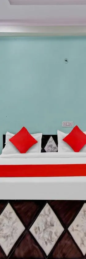 Hotel O Diamond Inns，位于Kalkaji Devi的酒店