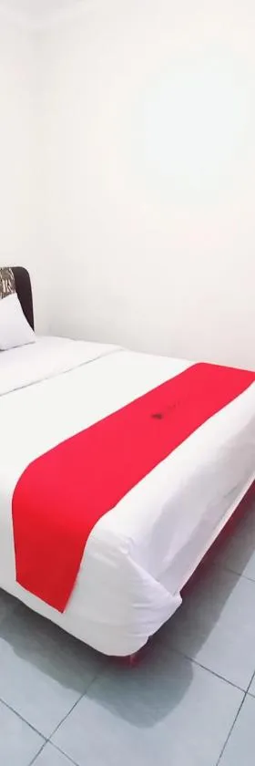 RedDoorz near BNS 3 Kota Wisata Batu，位于玛琅的酒店