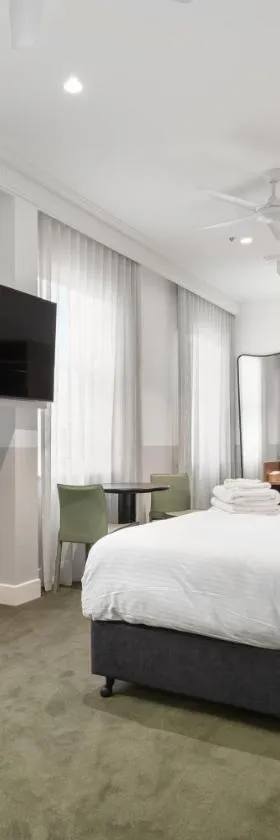 Royal Hotel Orange，位于奥兰治的酒店