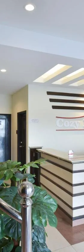 OYO 91158 Cozy Fox Hotel，位于八打灵再也的酒店
