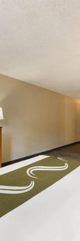 Suburban Studios Canon City，位于卡农城的酒店