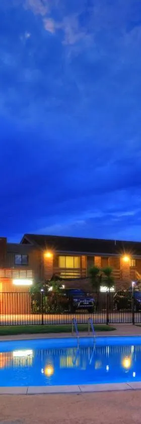 梅内雷斯汽车旅馆，位于科罗瓦的酒店