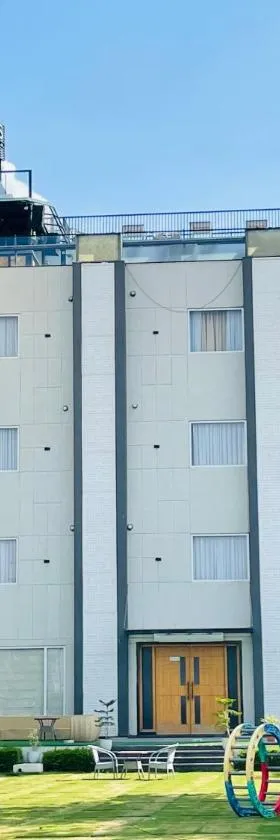 Hotel Three Seasons，位于范兰德凡的酒店