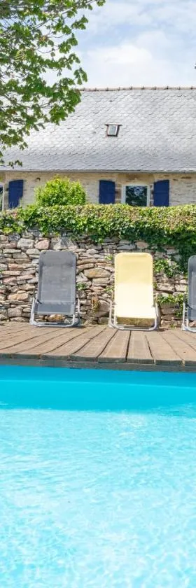 Gîte Jean Montet, piscine chauffée partagée, Wifi, salle de jeux, animaux de la ferme，位于Beynat的酒店