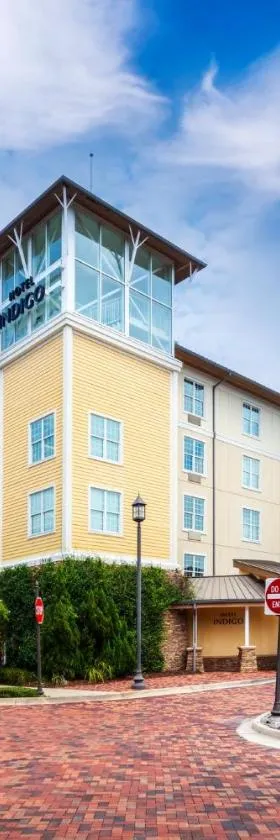 杰克逊迪尔伍德公园靛蓝酒店，位于杰克逊维尔的酒店