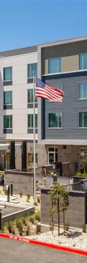 Hilton Garden Inn Walnut Creek，位于核桃溪的酒店