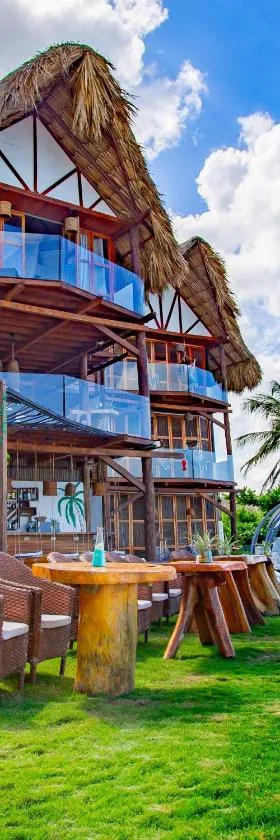 RCH LUXURY HOTEL & POOL，位于Dibulla的酒店
