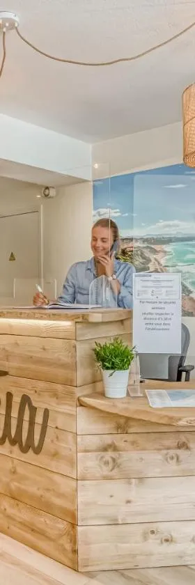 Hôtel & Appart-hôtel Olatua，位于比达尔的酒店