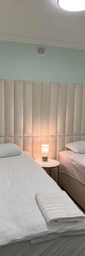 Hostel Kapsułowy，位于普热梅希尔的酒店