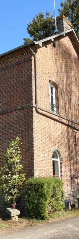 Maison de charme avec grand jardin, proche Haras du Pin, animaux acceptés, idéale pour familles - FR-1-497-5，位于Saint-Pierre-la-Rivière的酒店
