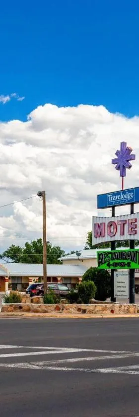 Travelodge by Wyndham Las Vegas NM，位于拉斯维加斯的酒店