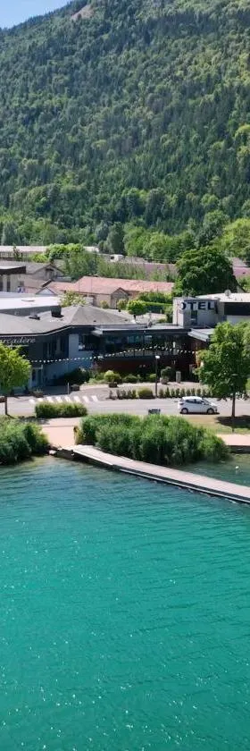 Logis Hotel L'Embarcadère，位于楠蒂阿的酒店