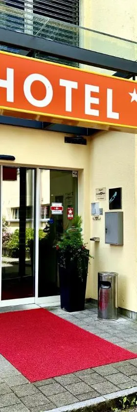 佛罗里达餐厅酒店，位于斯图登的酒店