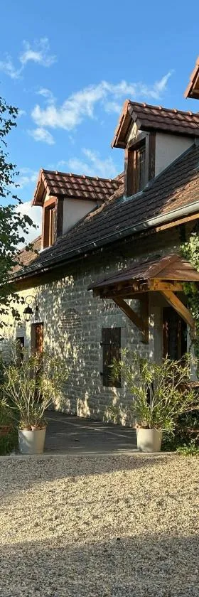 Le Faubourg - Gîte et chambres d'hôte，位于罗斯涅的酒店